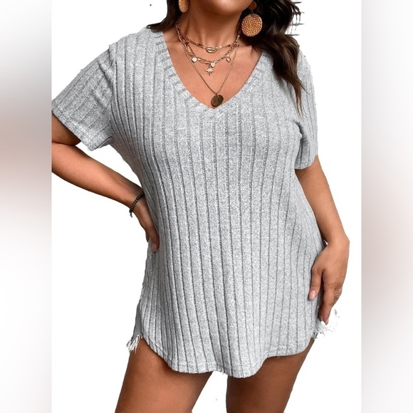 Tops - Gray Ribbed V-Neck Top
